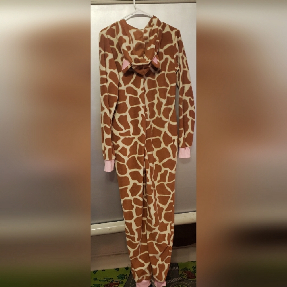 CUTE & COMFY UNISEX ADULT ONESIE GIRAFFE PAJAMAS. SIZE XSMALL. ZIPPER FRONT.